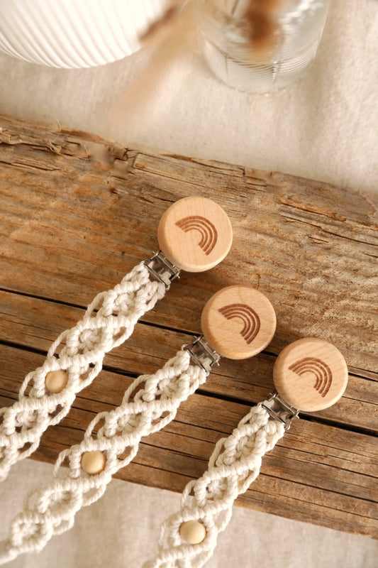 Prendedor de chupetas arco-íris